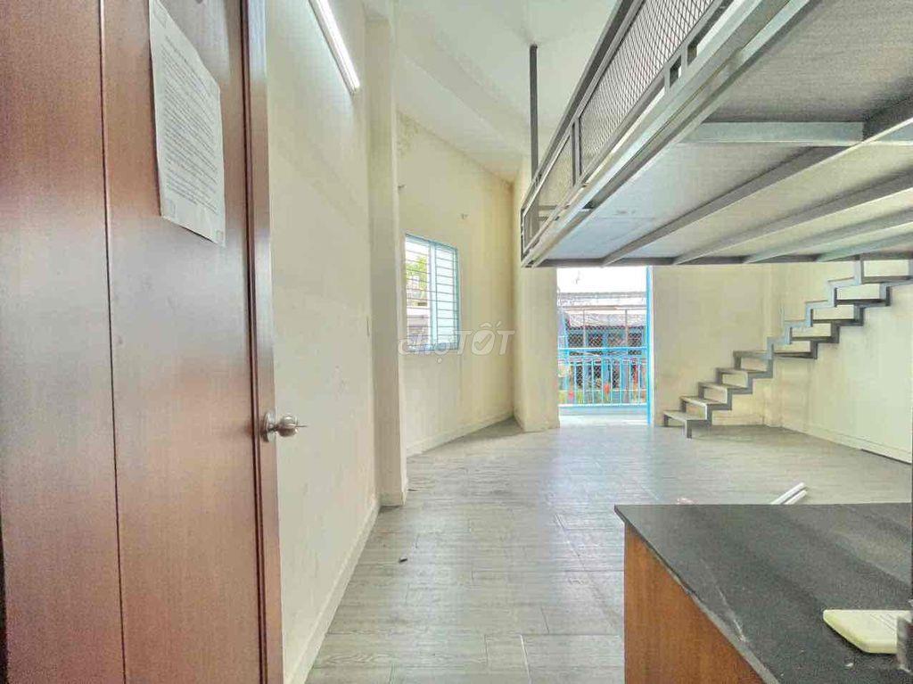 Phòng trọ sinh viên gác cao, siêu rộng đường Quang Trung