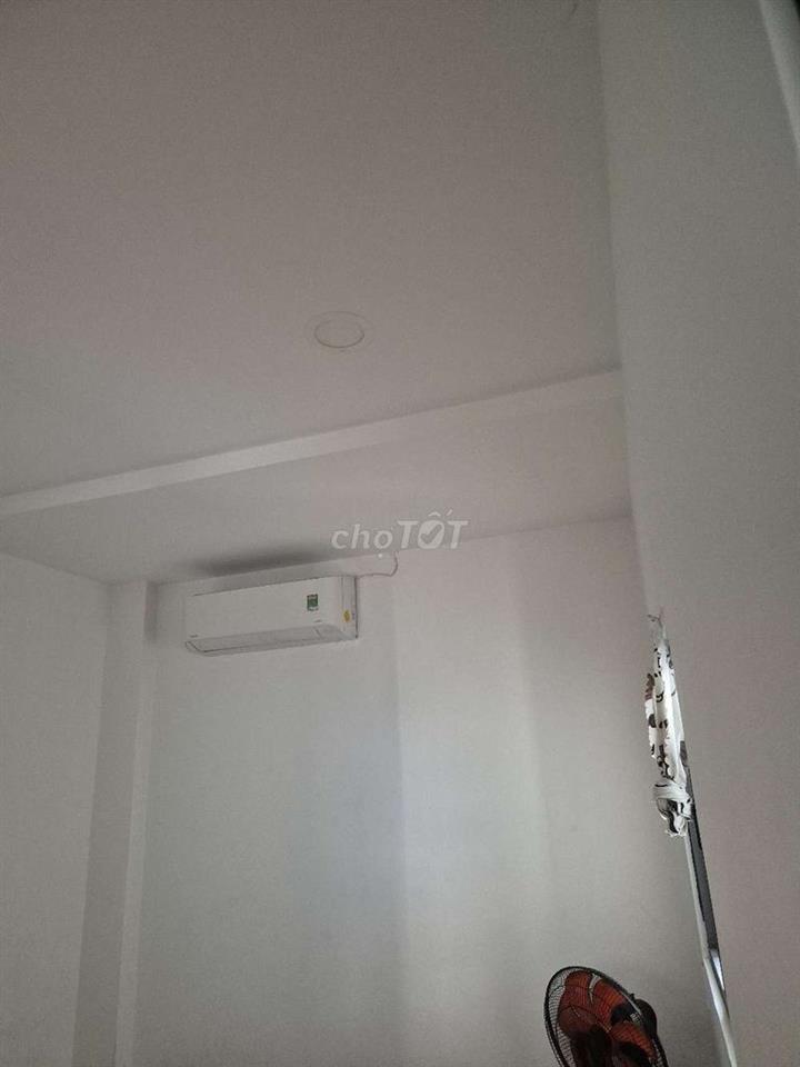 Phòng lầu 2 Nguyễn Xí, P26