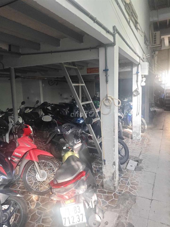 Ptrọ có gác cao 2m Khu vực hàng xanh cầu SG gần nhiều trường ĐH