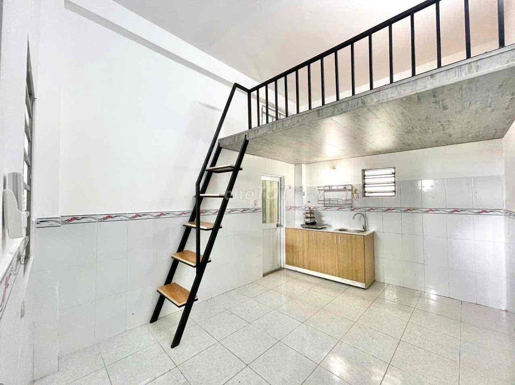 Phòng Gác Lửng Tiện Nghi Ngay Sân Bay, CV Gia Định