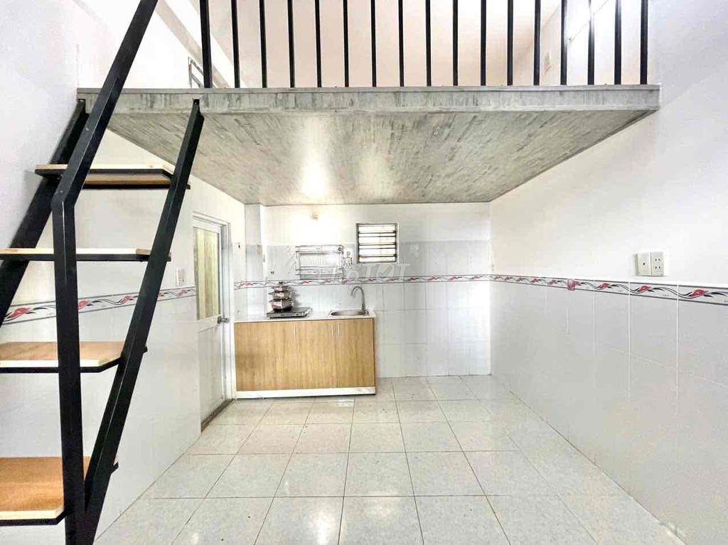 Phòng Gác Lửng Tiện Nghi Ngay Sân Bay, CV Gia Định