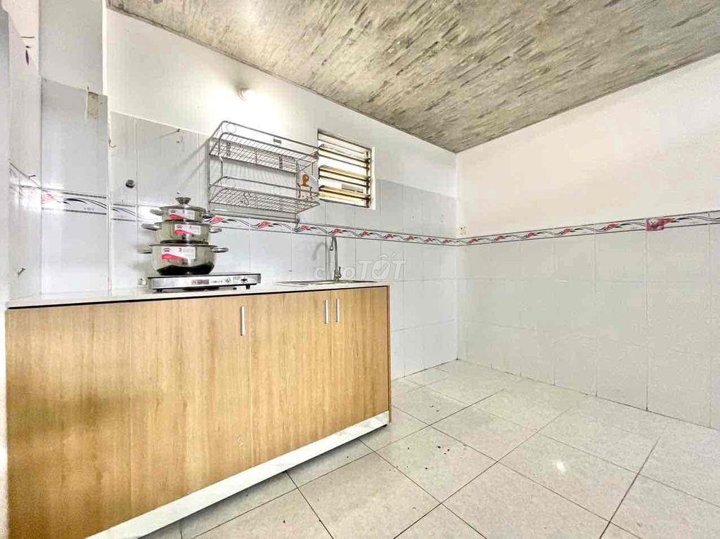 Phòng Gác Lửng Tiện Nghi Ngay Sân Bay, CV Gia Định