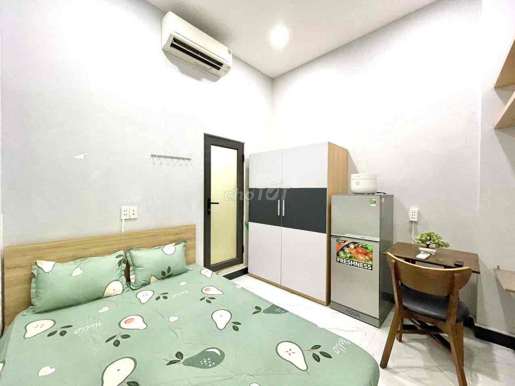 Phòng An Ninh, Full Đồ Ngay Chợ Nguyễn Văn Trỗi
