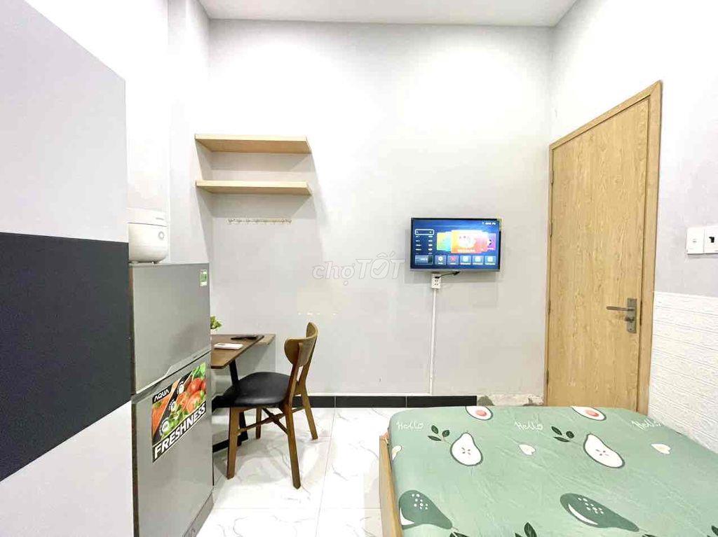 Phòng An Ninh, Full Đồ Ngay Chợ Nguyễn Văn Trỗi