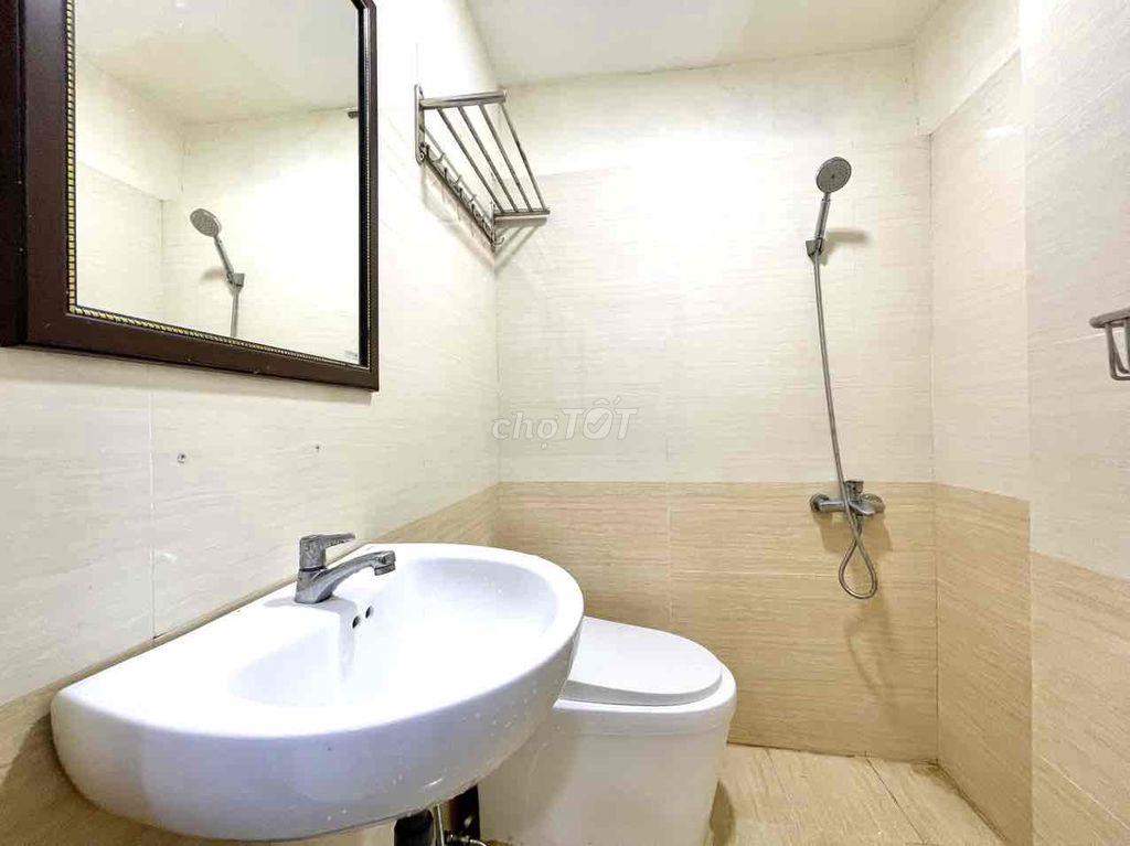 Phòng An Ninh, Full Đồ Ngay Chợ Nguyễn Văn Trỗi