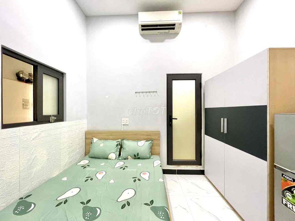 Phòng An Ninh, Full Đồ Ngay Chợ Nguyễn Văn Trỗi