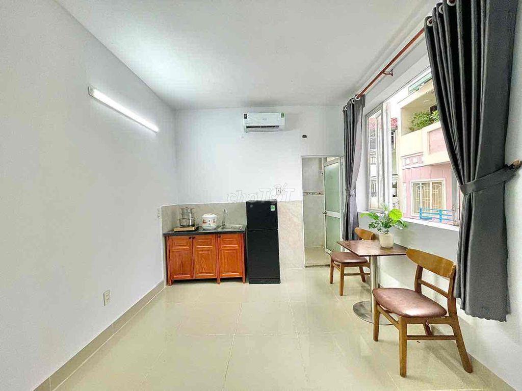 Phòng An Ninh, Thoáng Mát Ngay Thích Quảng Đức