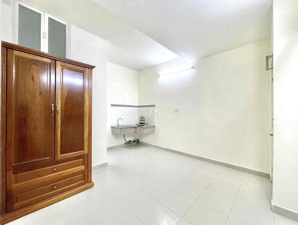 Phòng An Ninh, Giá Tốt Ngay Sân Bay-CV Gia Định