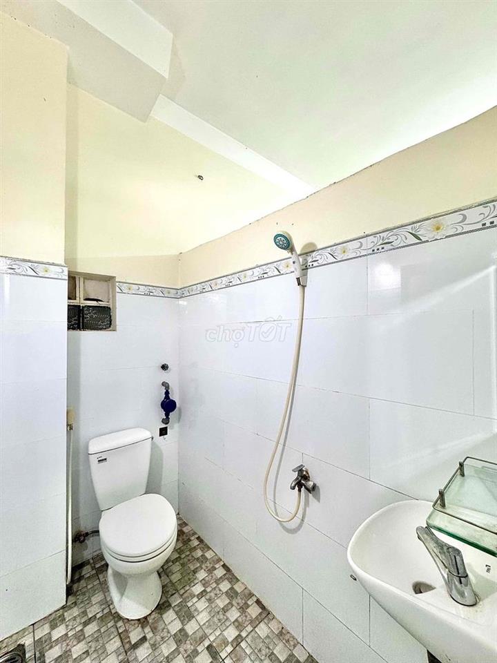 Phòng An Ninh, Giá Tốt Ngay Sân Bay-CV Gia Định