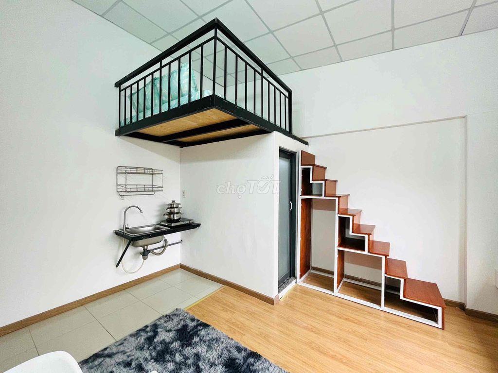 Phòng Gác Lửng Thoáng Mát Ngay Nơ Trang Long