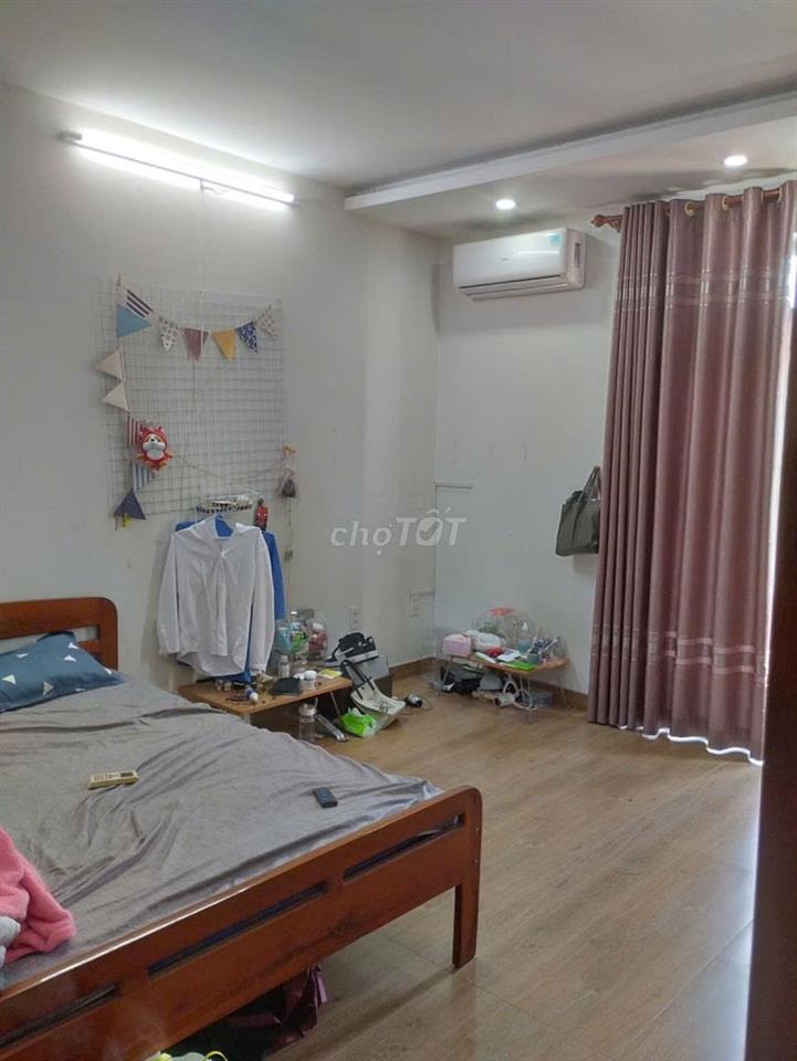 Phòng trọ ban công gần Peal Plaza