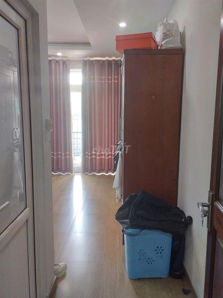 Phòng trọ ban công gần Peal Plaza