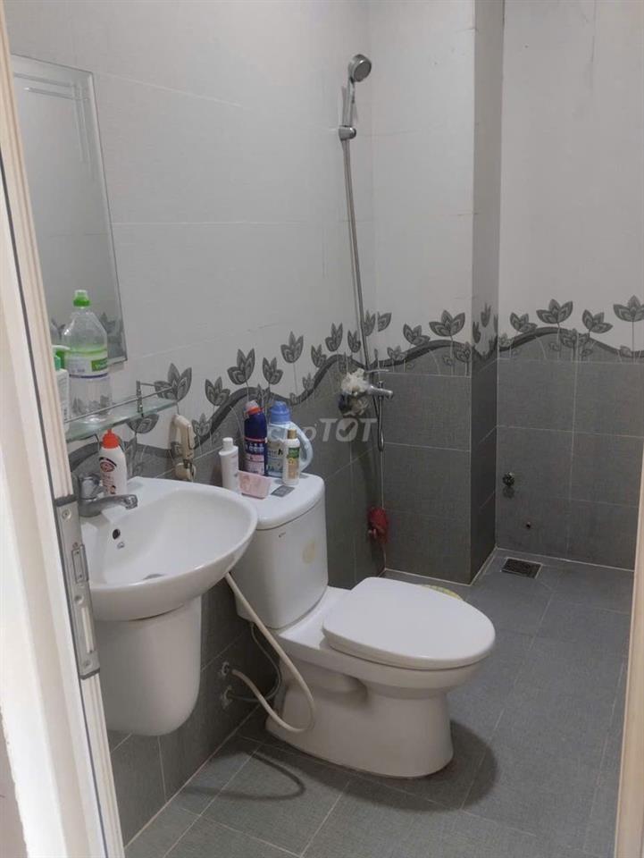 Phòng trọ ban công gần Peal Plaza
