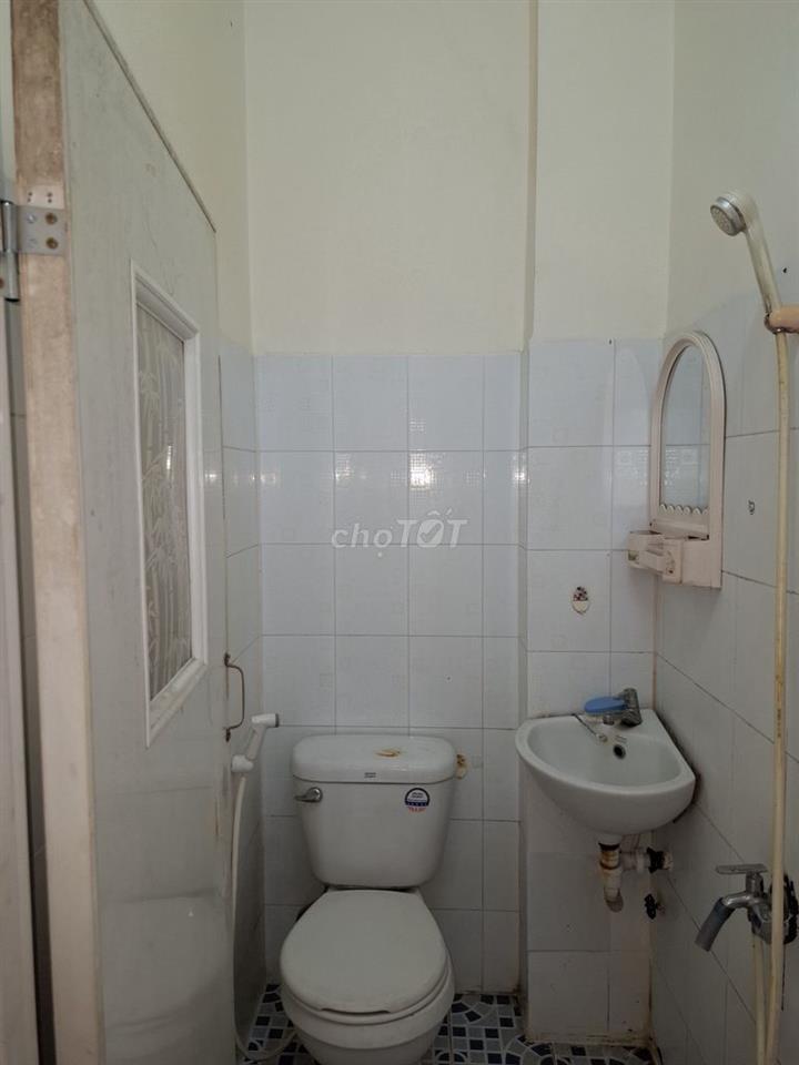 CHO NỮ NVVP/SV THUÊ PHÒNG ĐẸP NHÀ BIỆT THỰ BỜ SÔNG