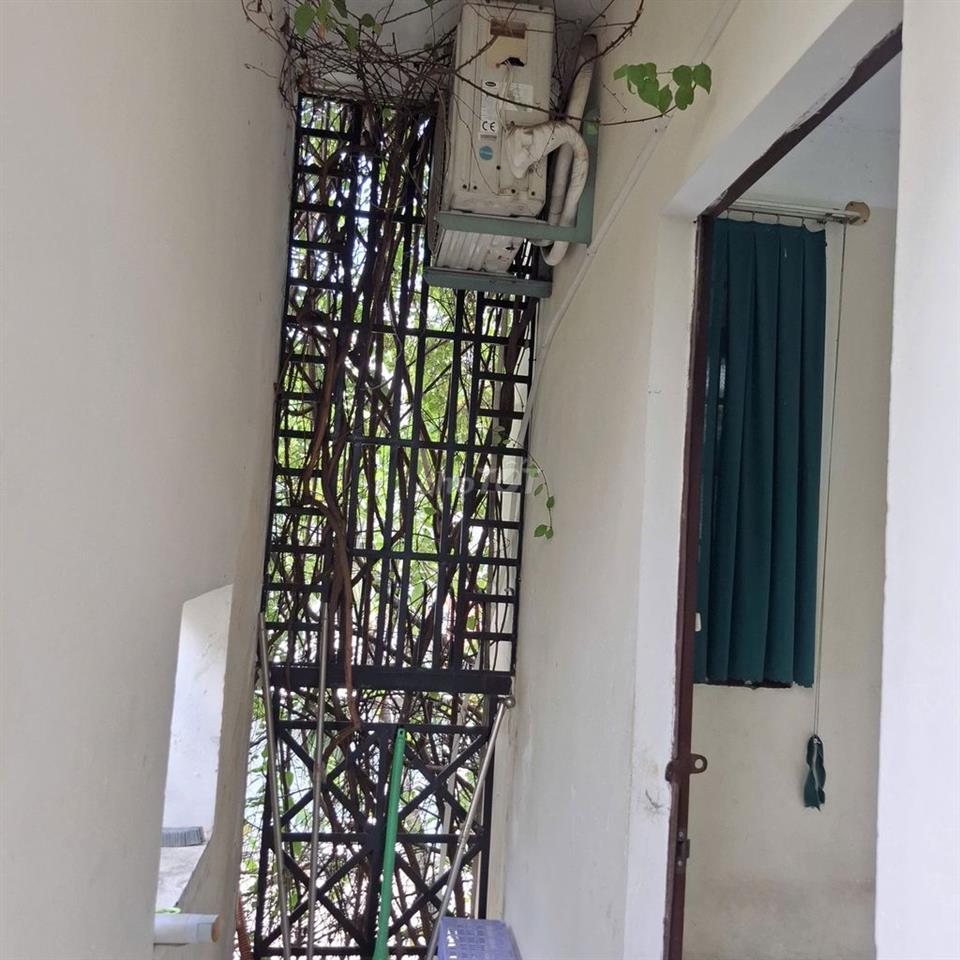 NU NVVP/NU SINH THUE PHONG DEP BIET THU BO SONG SG