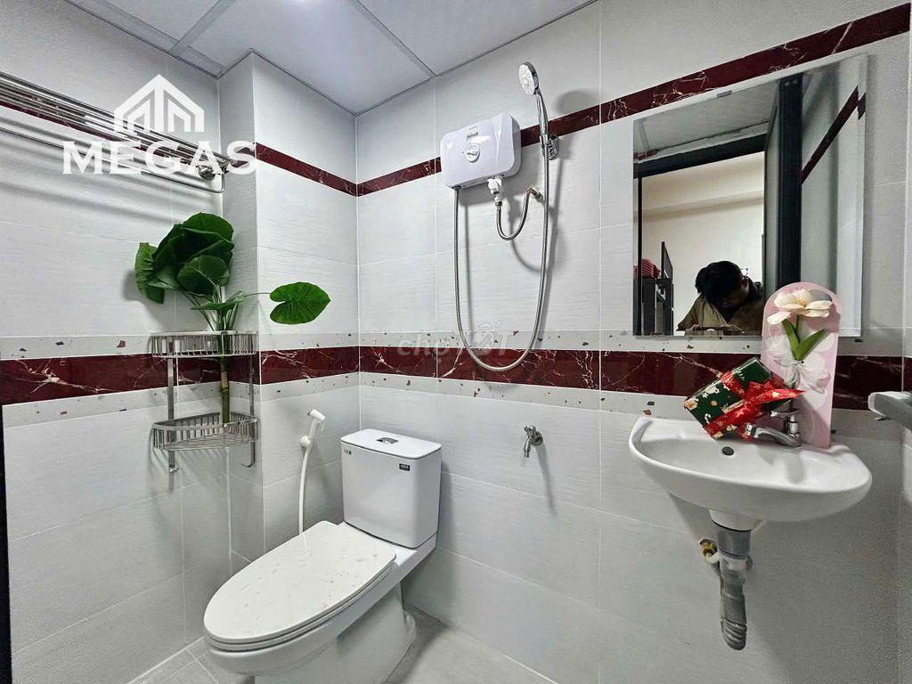 Chung cư mini nằm dưới chân cầu Bình Lợi cách Văn Lang cs3 500m đi bộ