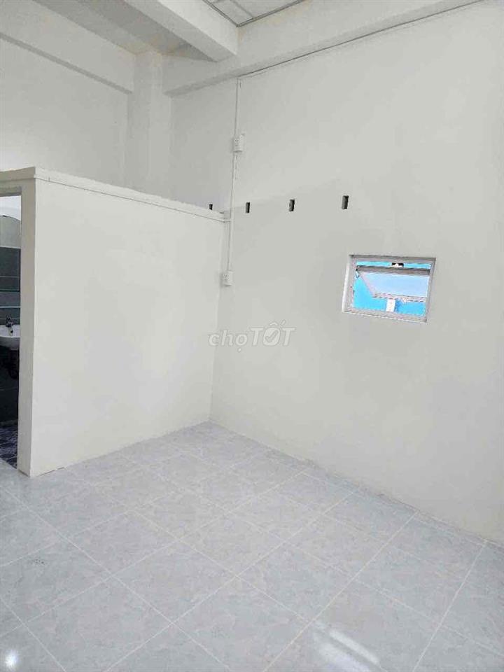 Phòng trọ có gác lửng cách ĐH Văn Lang 500m