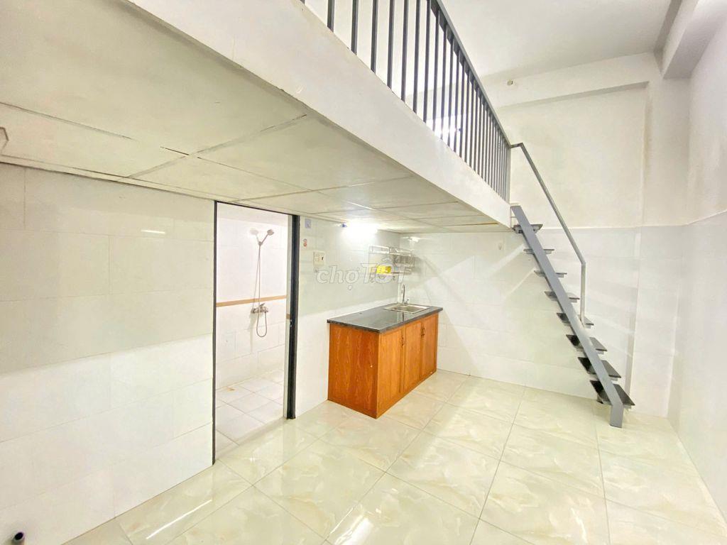 Gần ĐH Công Thương TP.HCM, chợ Phạm Văn Bạch, Emart Phan Huy Ích.