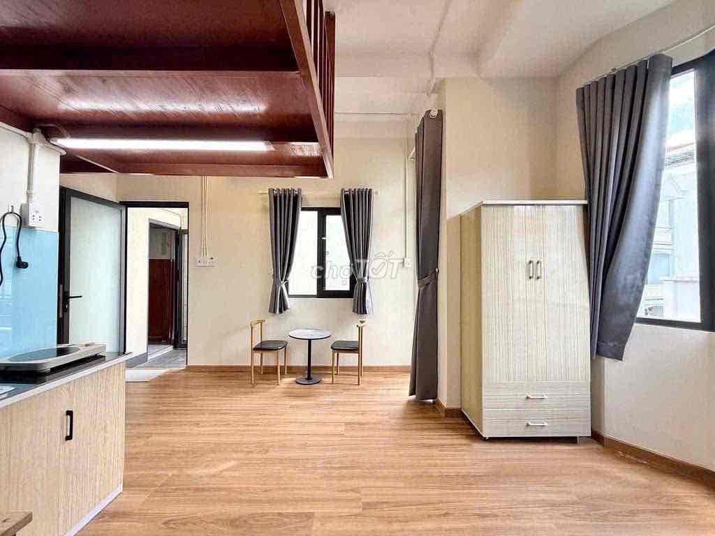 DUPLEX BAN CÔNG NẰM NGAY NGÃ TƯ HÀNG XANH GẦN UEF,UTH HUTECH,FTU 🌷🌷