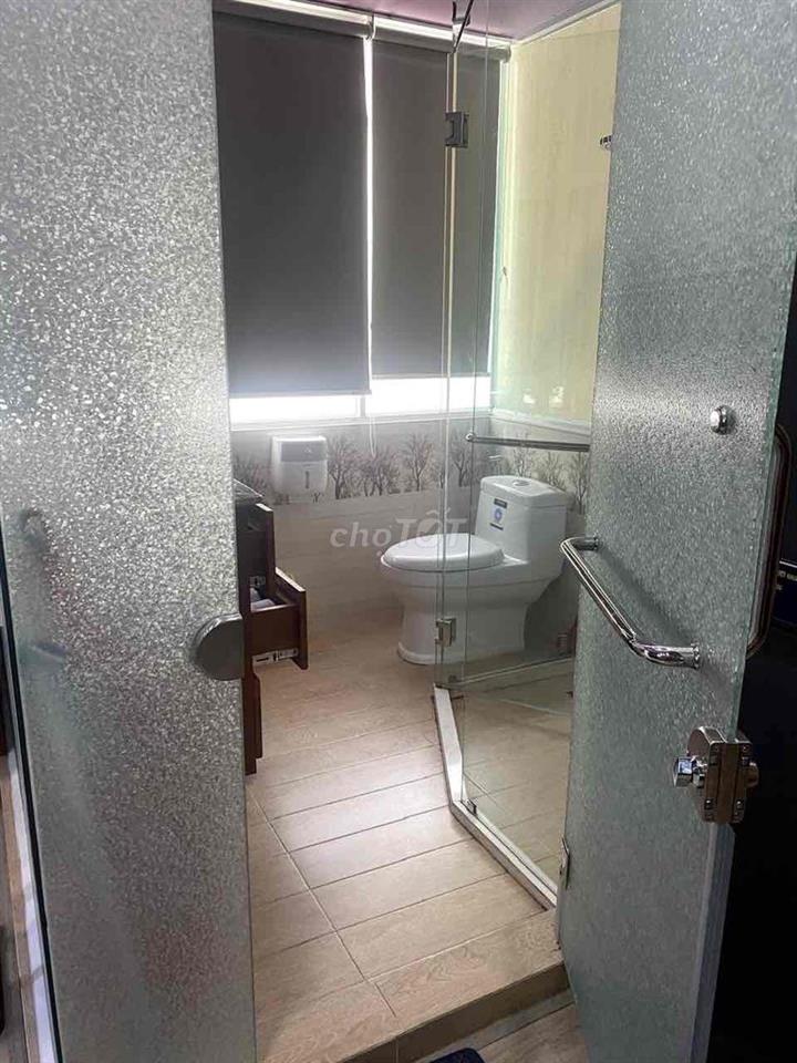 phòng studio lầu 1 - 30m2 mặt tiền đường Bình Quới