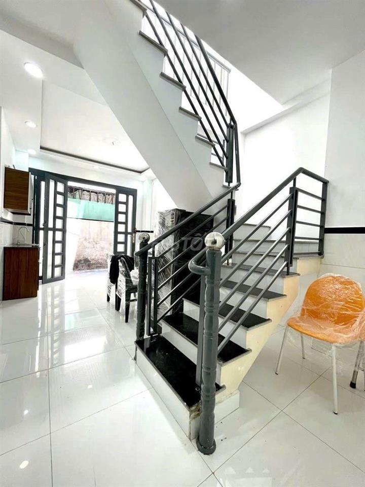 Cho thuê nhà nguyên  3PN 2WC sẵn nội thất