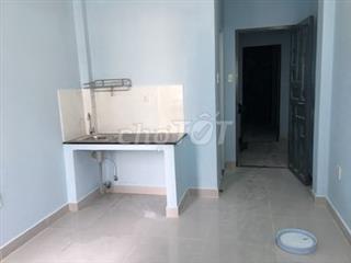 Phòng mới đẹp như hình ngay chợ Bà Chiểu có máy lạnh, máy nước nóng 