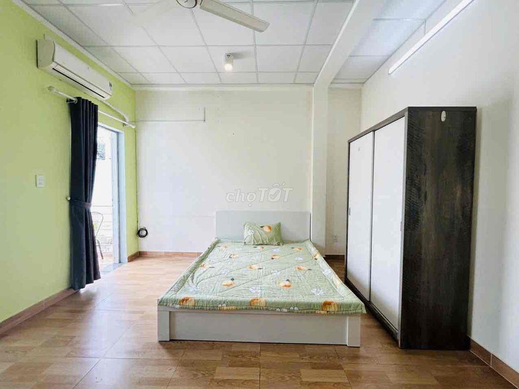 Căn hộ có ban công, tách bếp 1 phòng ngủ 30m2