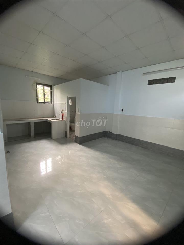 Cho thuê nhà nguyên căn Võ Văn Hát xe hơi ngủ trong nhà