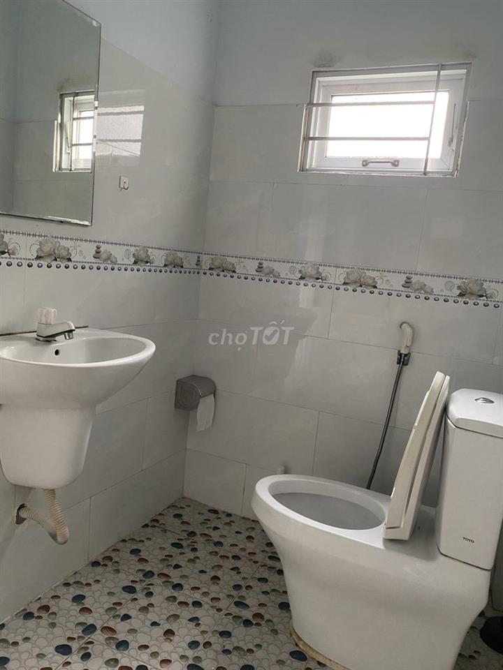Cho thuê nhà nguyên căn Võ Văn Hát xe hơi ngủ trong nhà