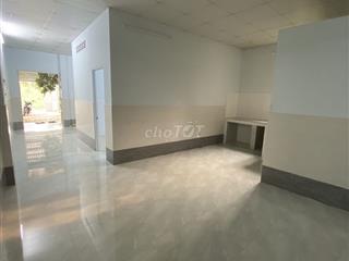 Cho thuê nhà nguyên căn Võ Văn Hát xe hơi ngủ trong nhà