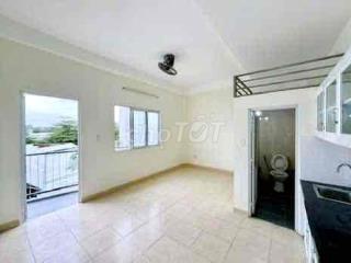 DUPLEX BAN CÔNG RỘNG 20M2