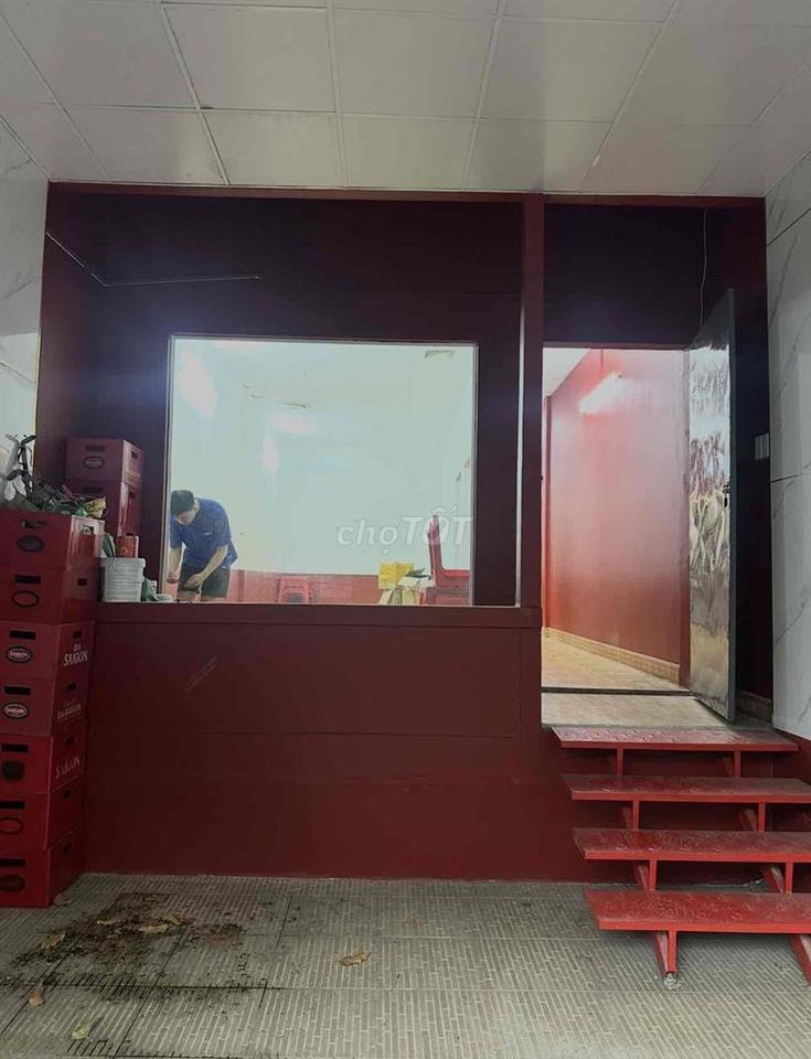 phòng lầu 1 : 4x14m . ban công cực lớn , 1 phòng ngủ , 1wc
