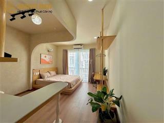 Ngay Ngã 4 Hàng Xanh 🏡 Đi bộ Hutech 