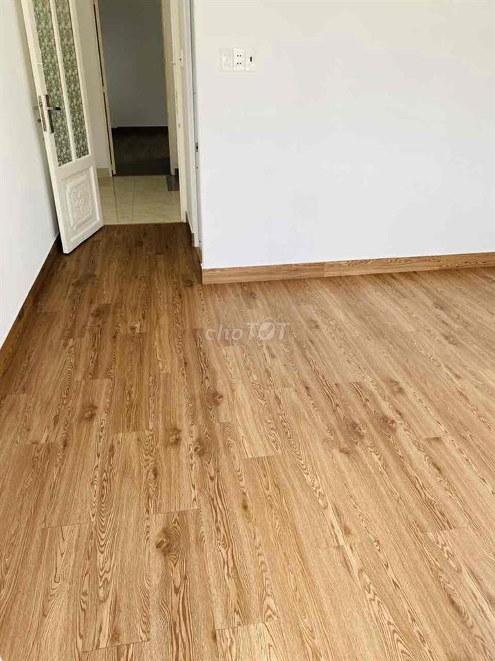 ĐH YDược TP.HCM (1km), ĐH Bách Khoa (1.5km), UEH, ĐH Sư Phạm, ĐHSaiGon