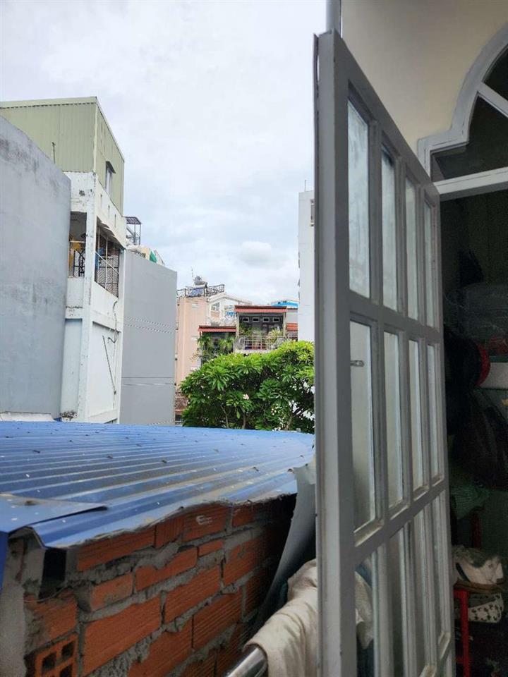 TÌM 1 NỮ Ở GHÉP