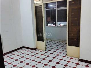 Cho Thuê Nguyên Tầng 1 Có WC Riêng, Máy Lạnh, Rộng Rãi Thoáng Mát