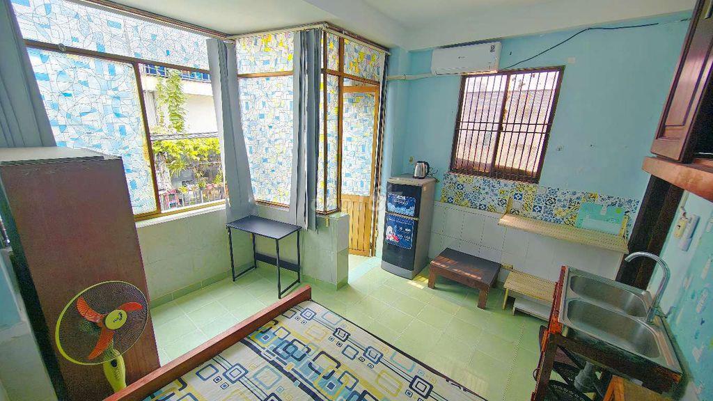 Phòng Lầu 1 (3tr7) - 3 Cửa Sổ +

Ban Công Siêu Thoáng, Full Nội Thất!