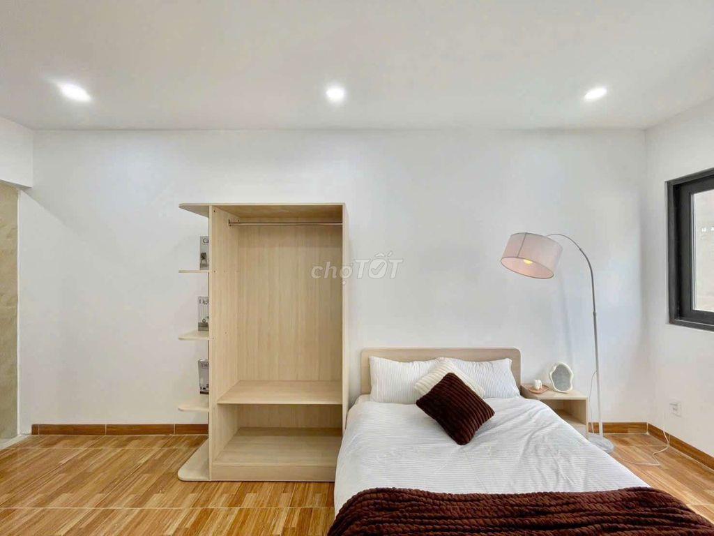 CÁCH VLU - IUH 5p đi xe - Studio ban công - full nội thất mới xây 