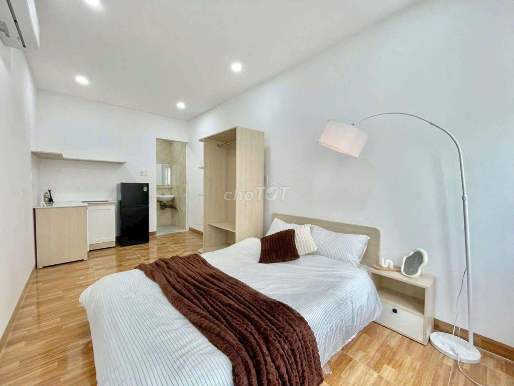 CÁCH VLU - IUH 5p đi xe - Studio ban công - full nội thất mới xây 