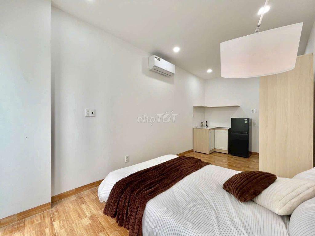 CÁCH VLU - IUH 5p đi xe - Studio ban công - full nội thất mới xây 