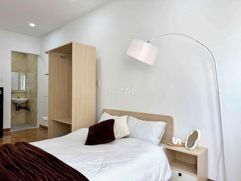 CÁCH VLU - IUH 5p đi xe - Studio ban công - full nội thất mới xây 