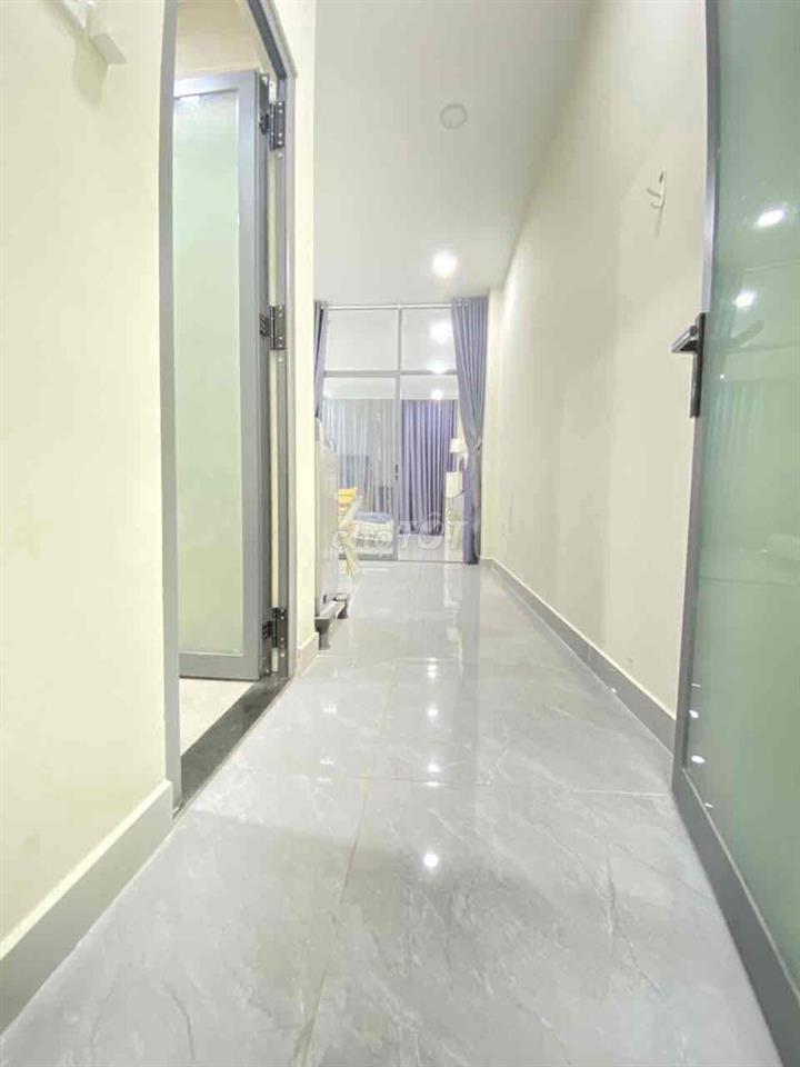 Cho thuê 1PN ban công tách bếp ngay cầu Thị Nghè 40m2 8tr có thang may