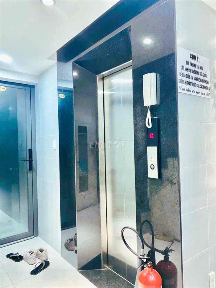 phòng đẹp thang máy nội thất cao cấp