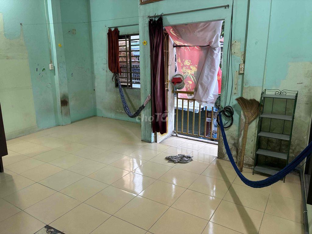 Cần cho thuê phòng trọ trên tầng 1, khu vực bình thạnh