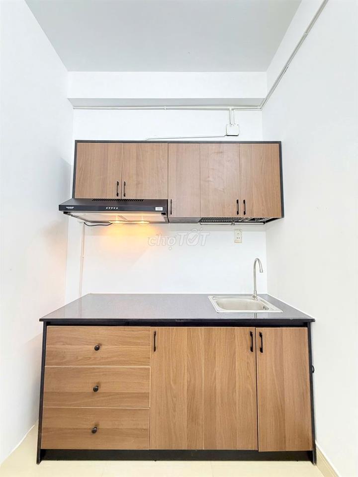 Căn hộ dịch vụ 2 PN full nội thất, ban công gần ĐH Văn Lang CS3