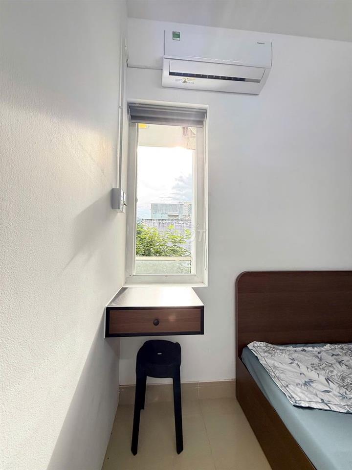 Căn hộ dịch vụ 2 PN full nội thất, ban công gần ĐH Văn Lang CS3
