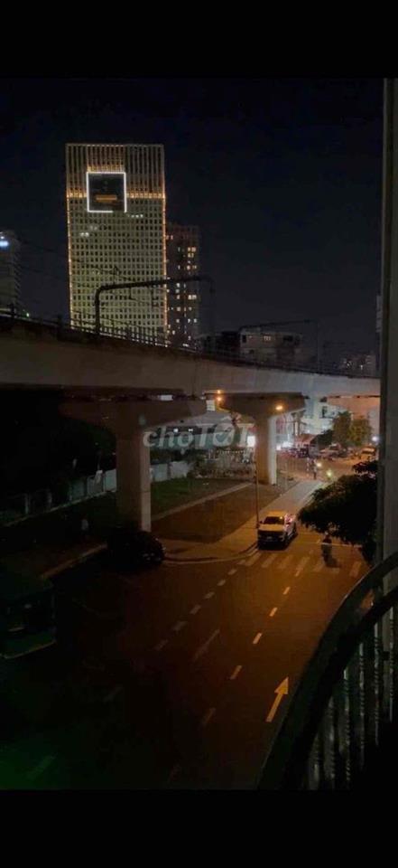 Pass Phòng trong nhà , sát ga metro Văn Thánh