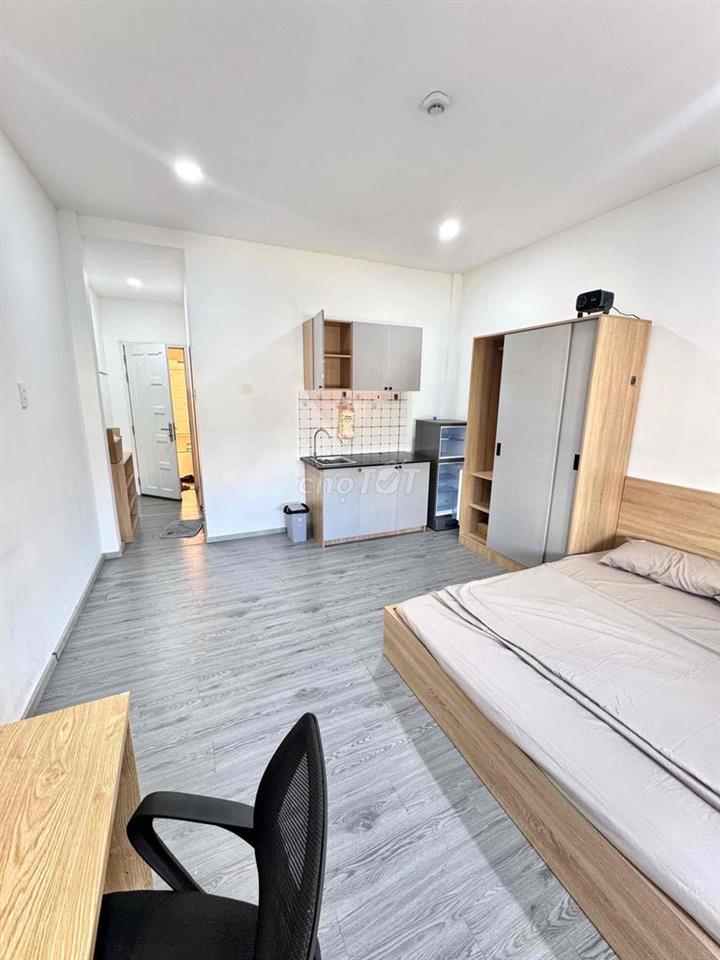 🏡 Mặt tiền khu D2 Nguyễn Gia Trí, p có cửa sổ ban công full nội thất😍