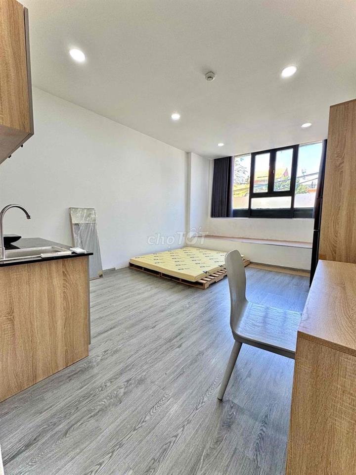 🏡 Mặt tiền khu D2 Nguyễn Gia Trí, p có cửa sổ ban công full nội thất😍