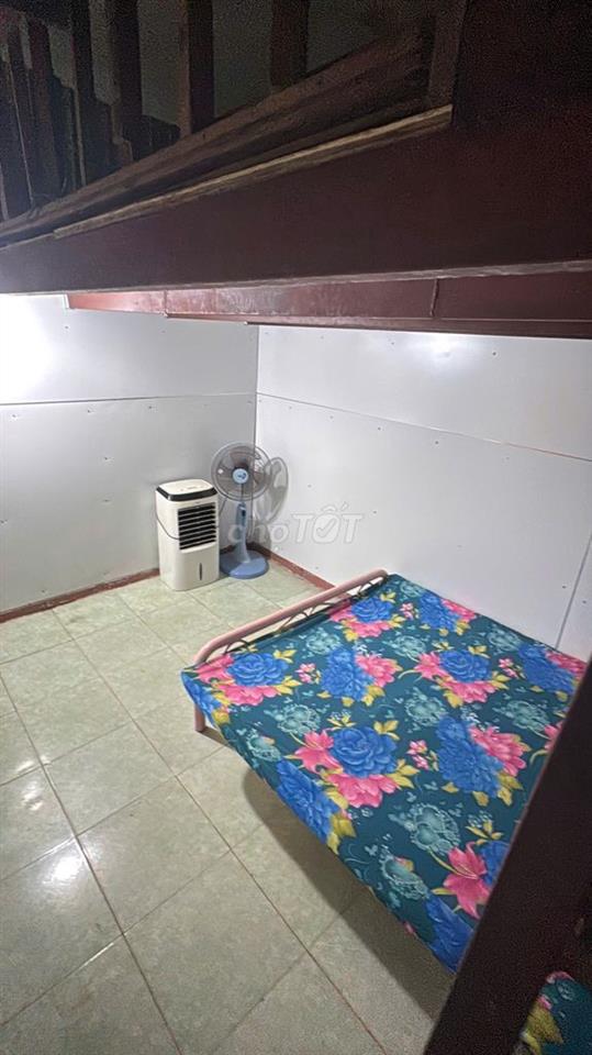 phòng Máy Lạnh  có gác Bình Thạnh giờ tự do